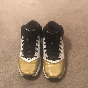 Jordan Boys B'Loyal White/Black/Metallic Gold